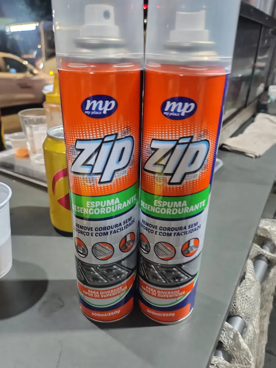 Duas latas Zip Clean